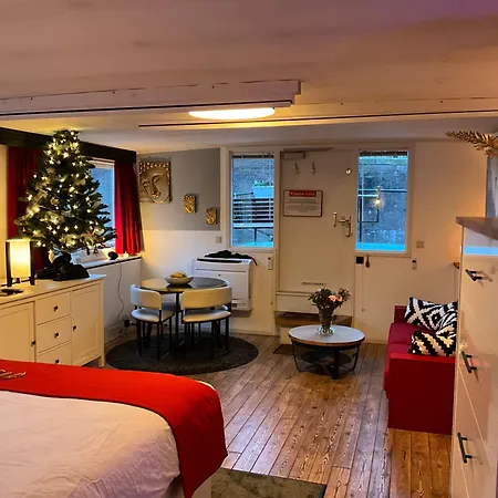 Boat No Breakfast Botel Amsterdam