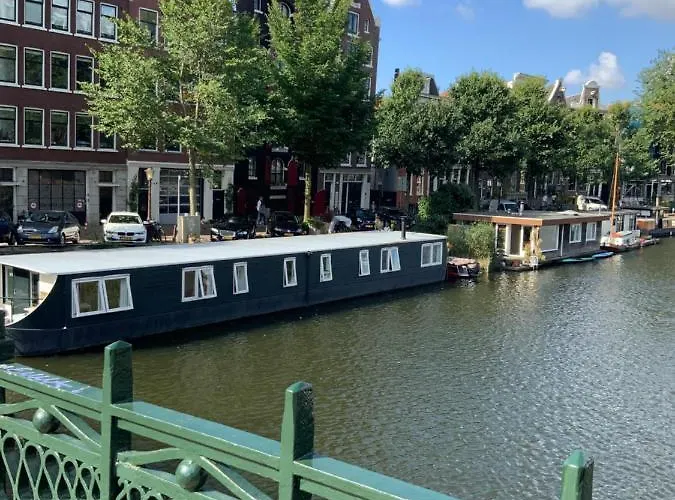 Boat No Breakfast Botel Amsterdam
