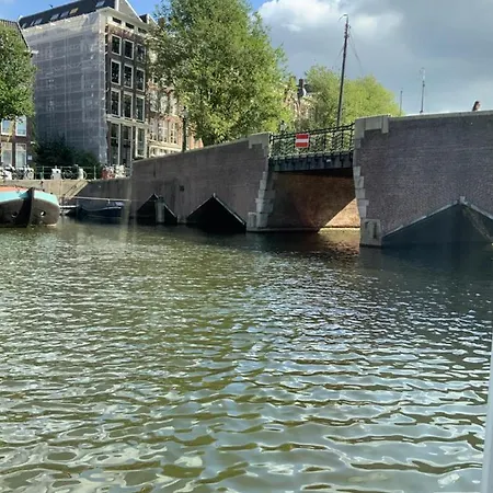 Boat No Breakfast Botel Amsterdam