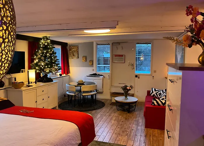 Boat No Breakfast Botel Amsterdam